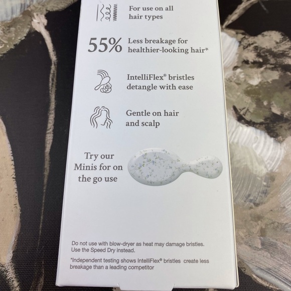 NIB LoveShackFancy Wet Original Detangler Round Brush in English Ivy Blue. - Picture 7 of 14